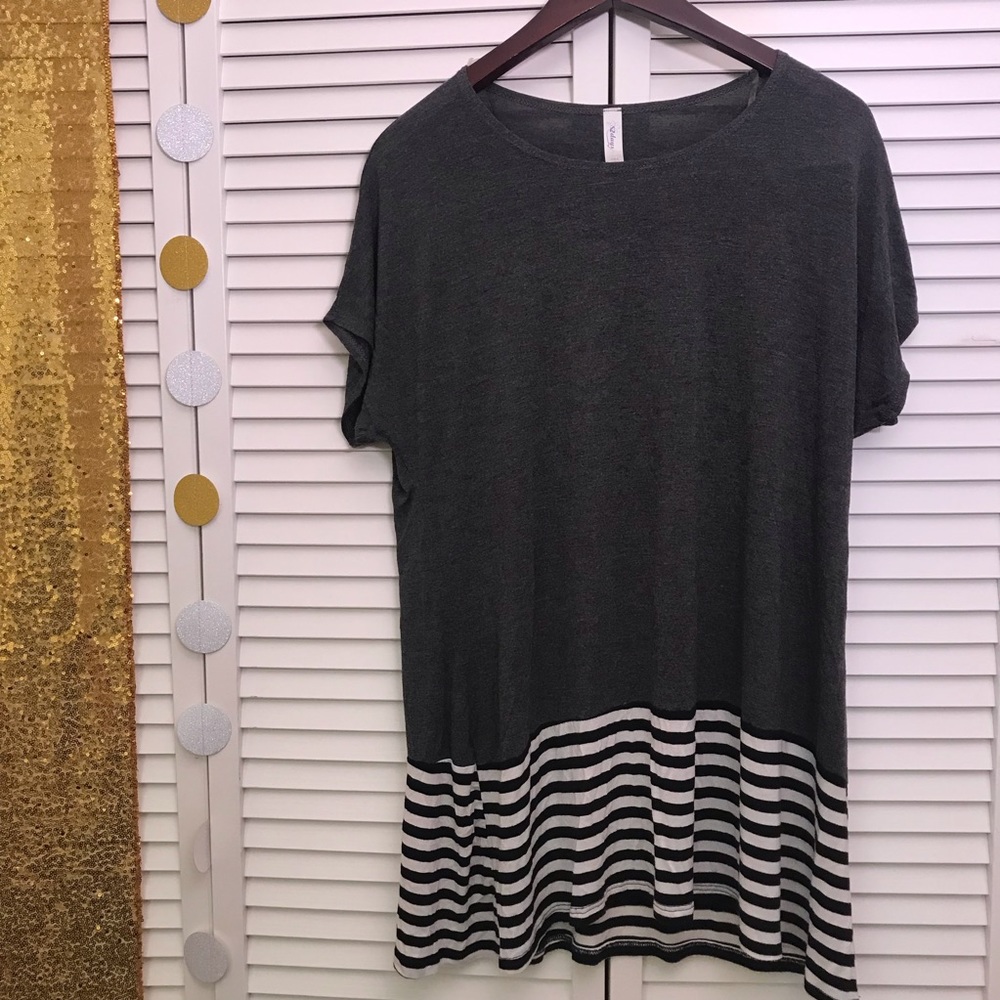 82 Days charcoal tunic w/stripes, size S
